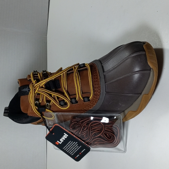 Boot - Picture 1 of 5